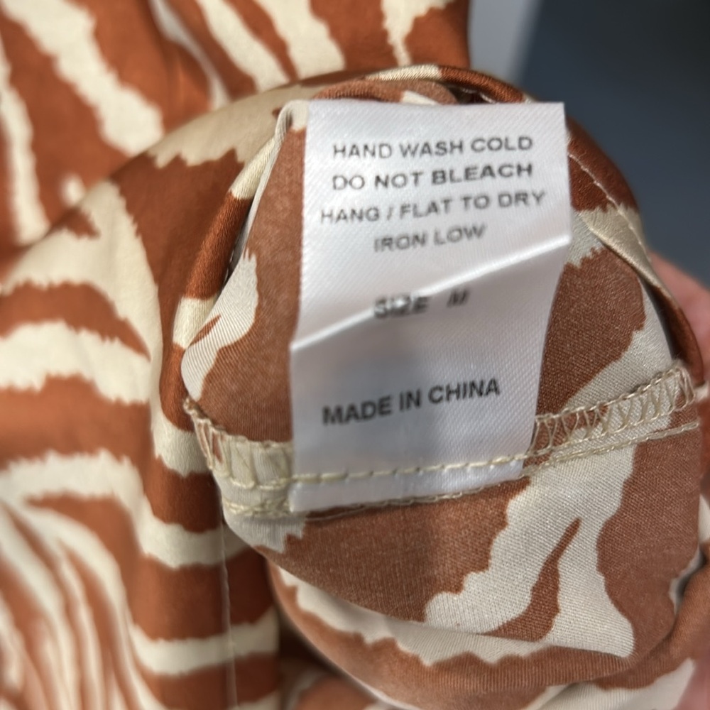 Brand new with tags button down dress with belt. Can be used also as a top - Picture 11 of 13